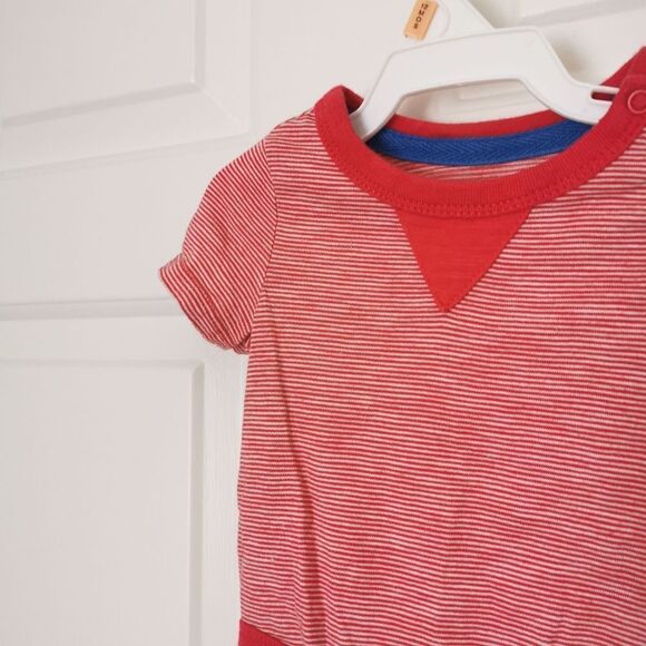 5/$10 Oshkosh B'gosh short sleeve onesie size 0-3 m - Picture 2 of 4